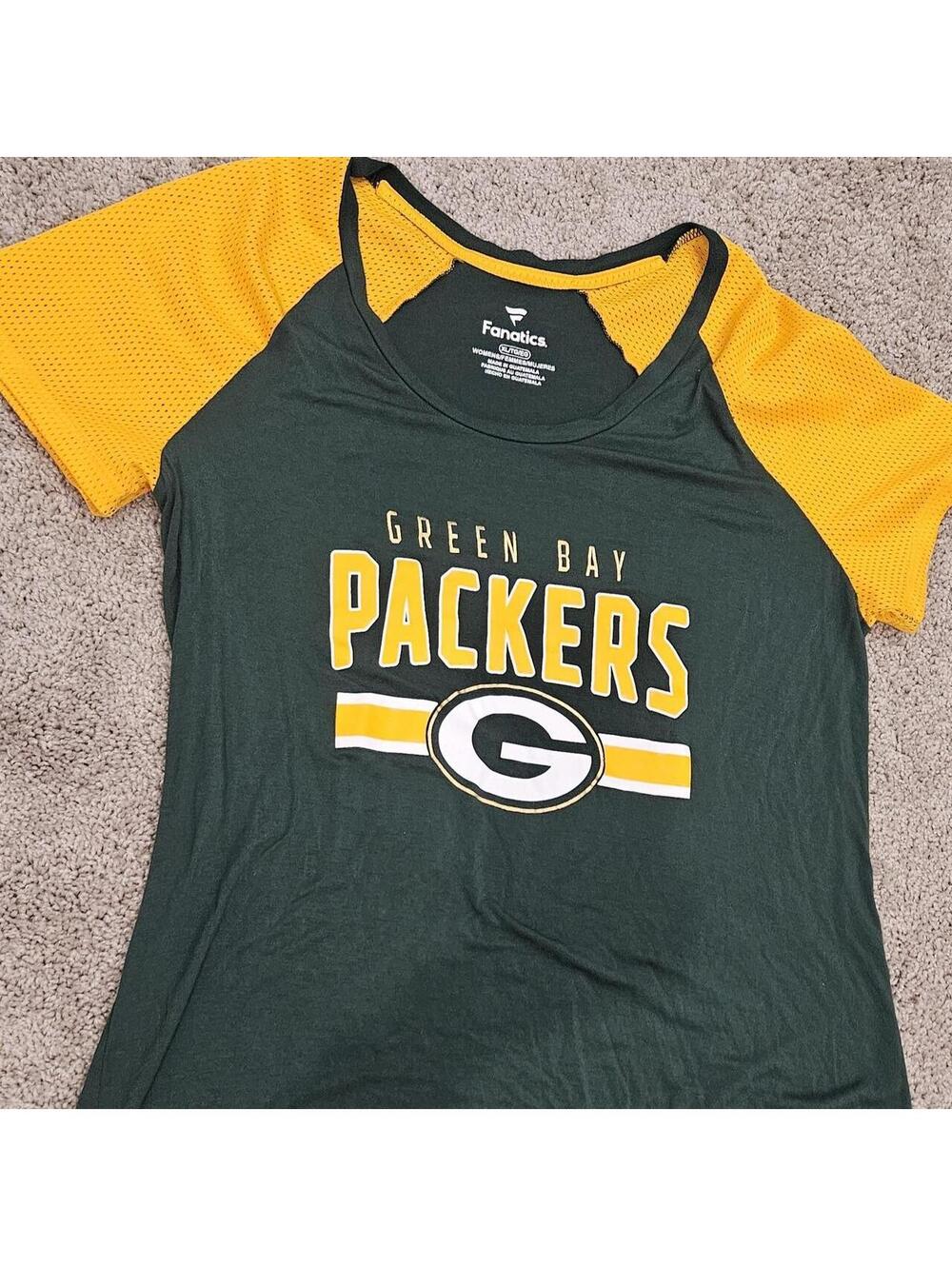 Fanatics women’s Green Tshirt Green Bay Packers size extra large